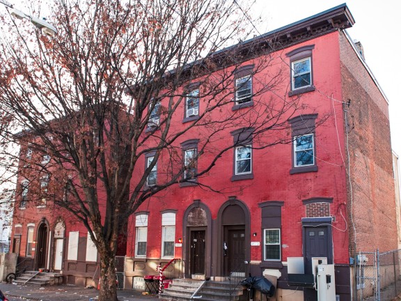 philadelphia row homes at 17th and Master