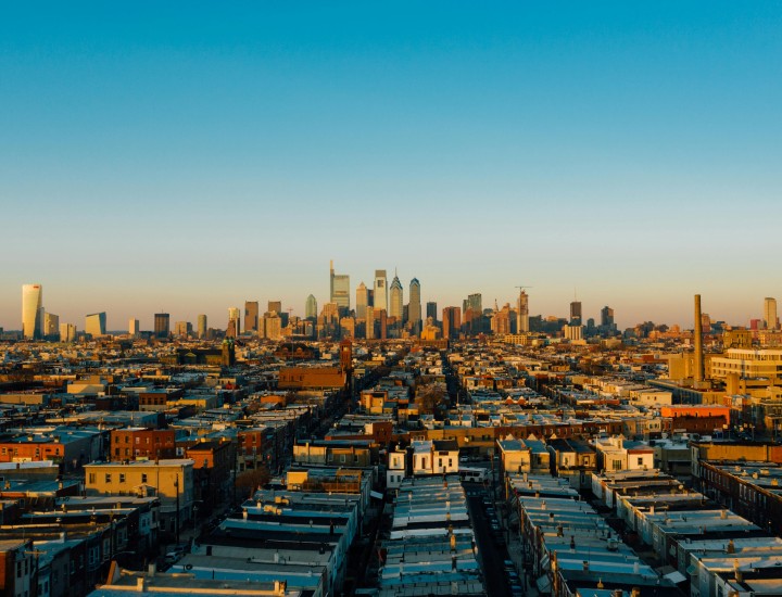 philadelphia skyline before sunset